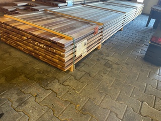 Ca. 134x Guyana Ipé Planken Geschaafd Country Grade, 18x90mm, lengte 4